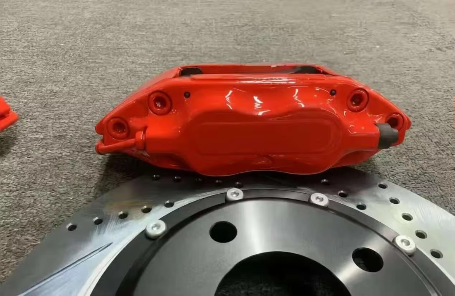Yeni Yüksek Performanslı Alümi - Forged Front Brake Caliper 4 Piston incelemesi ve fiyatı